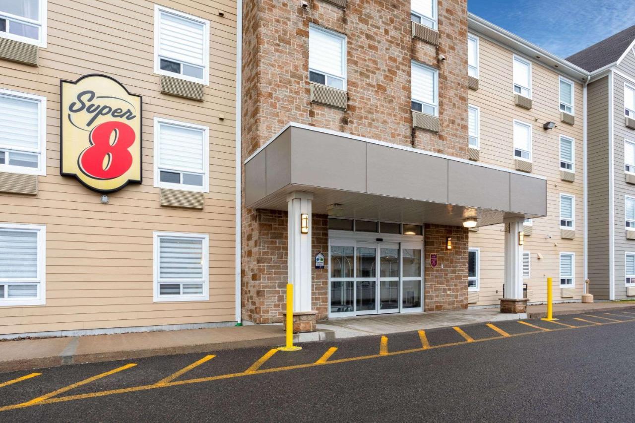 Super 8 By Wyndham Québec Eksteriør billede