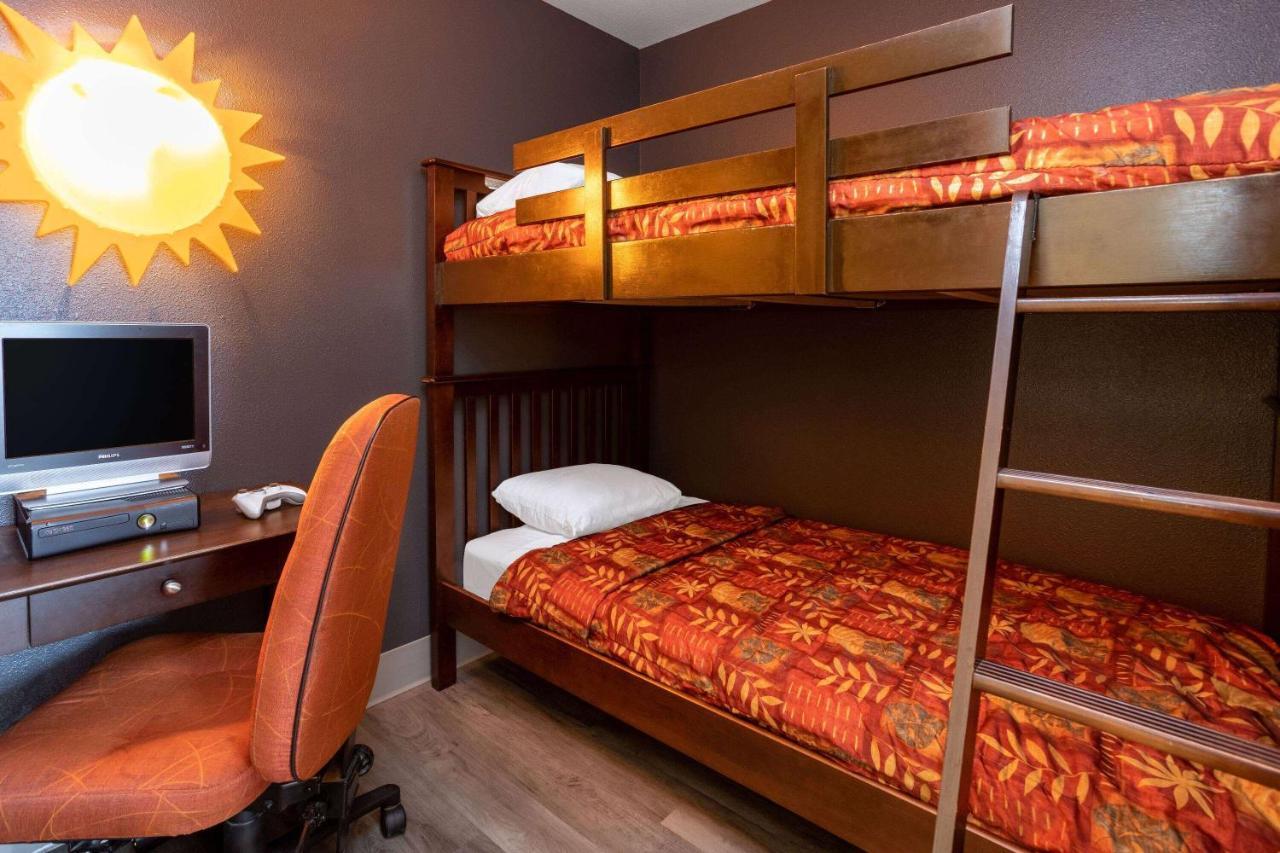 Super 8 By Wyndham Québec Eksteriør billede