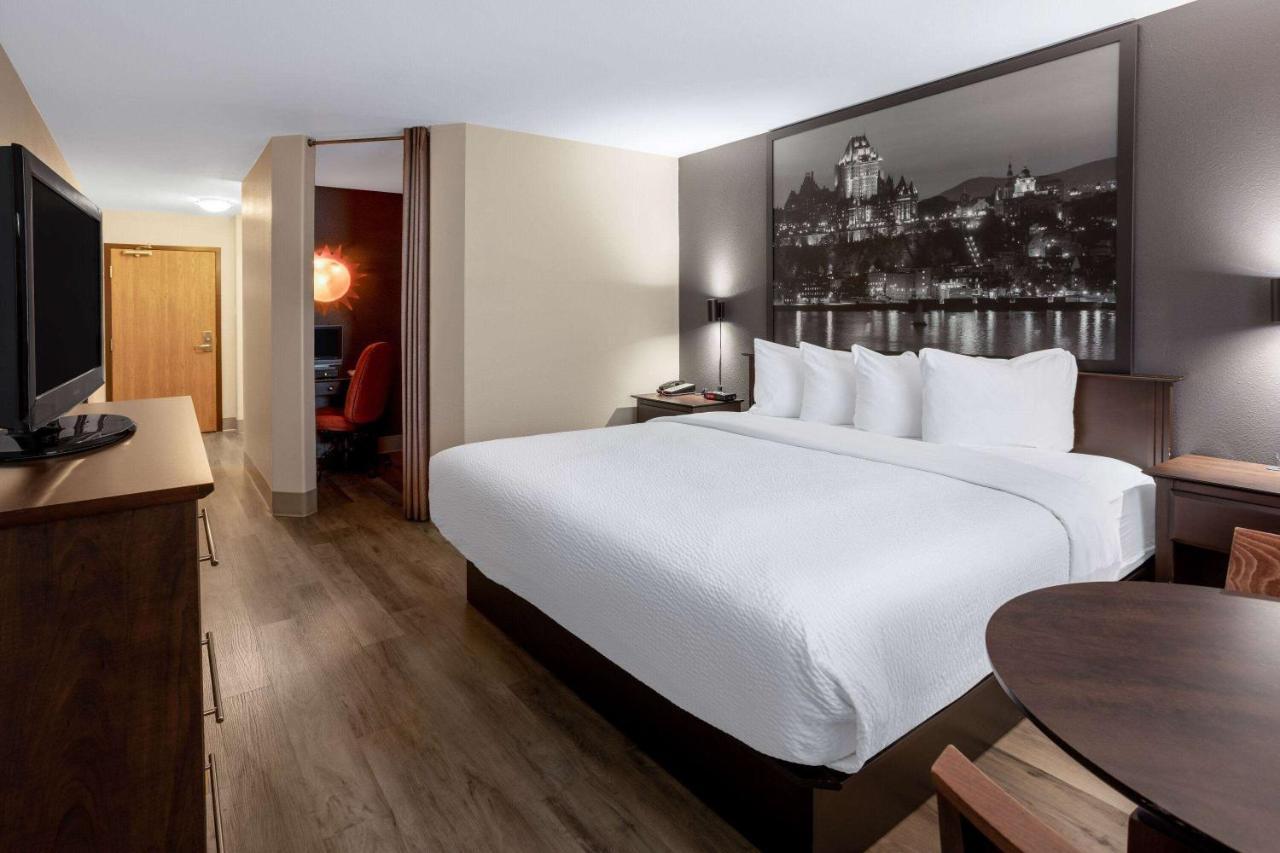 Super 8 By Wyndham Québec Eksteriør billede
